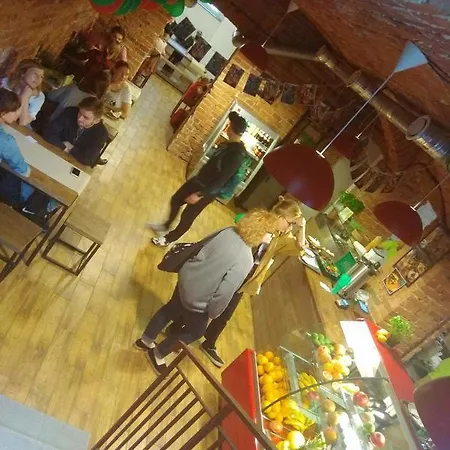 Hummus Vegan 旅馆 *