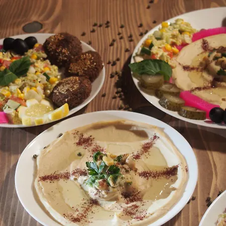 Hummus Vegan Ostello